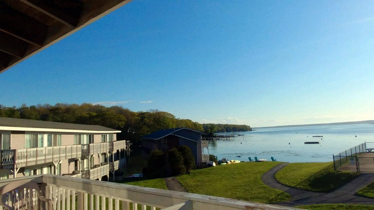 Smugglers Cove Inn Dayville Exterior foto