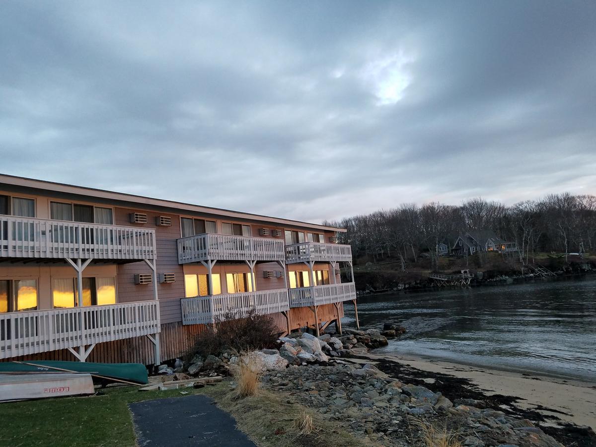 Smugglers Cove Inn Dayville Exterior foto