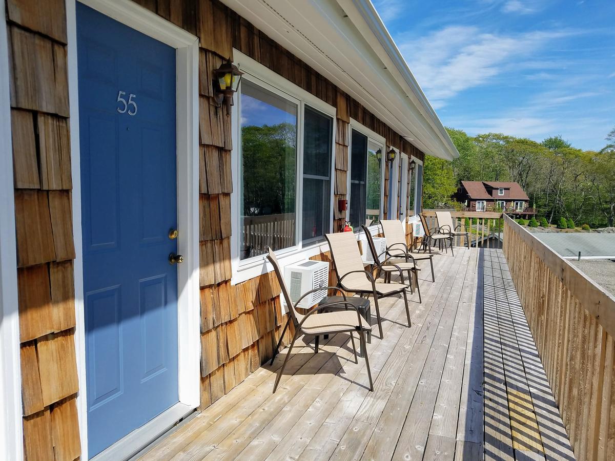 Smugglers Cove Inn Dayville Exterior foto