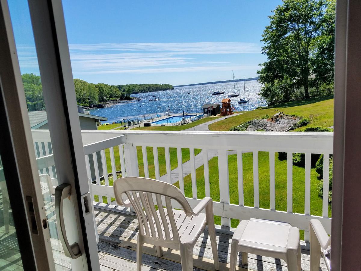 Smugglers Cove Inn Dayville Exterior foto